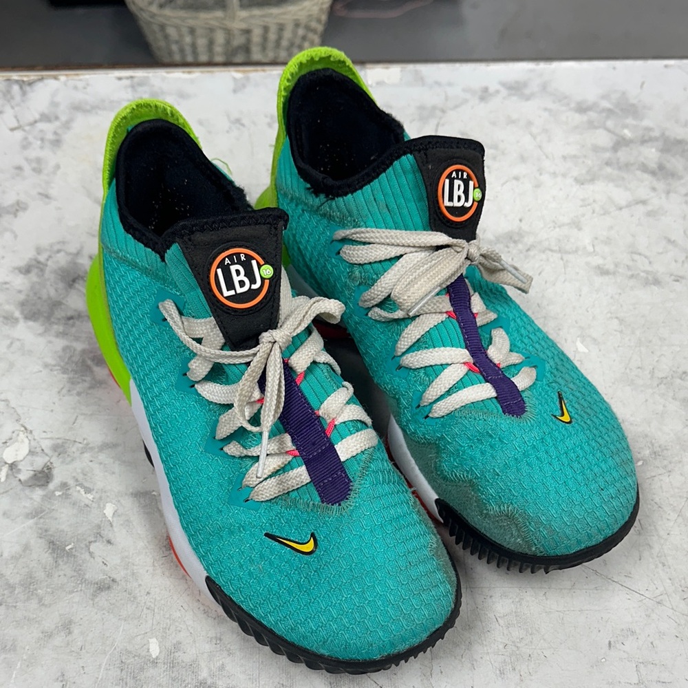 Nike LeBron 16 Low Hyper Jade Air Max
